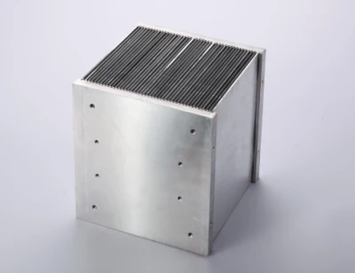Al6063 Extrusionskühlkörper aus eloxiertem Aluminium mit Verbund- und Faltreibschweißung